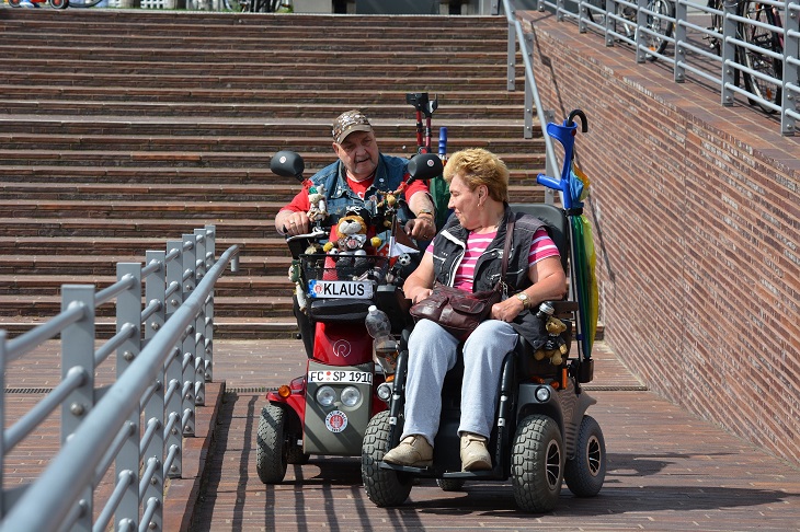 Dr Handicap - couple in wheelchairs