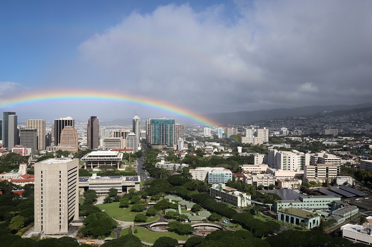 honolulu hawaii with rainbow overhead