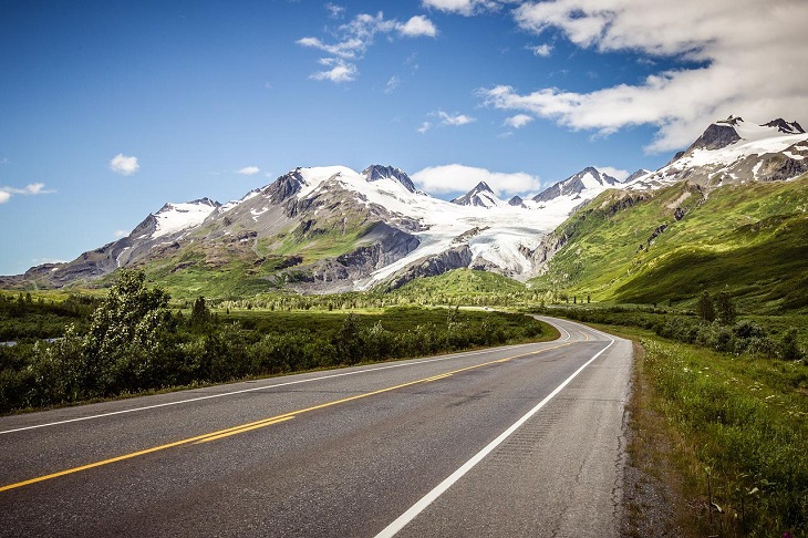 alaska road and mountains